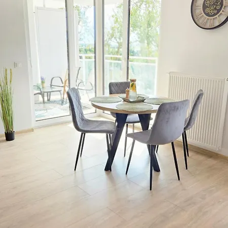 Harmonia Z Darmowym Parkingiem W Garazu Apartamento Kołobrzeg